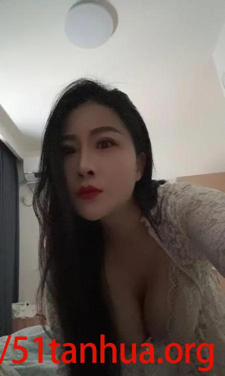 体验胸器美女