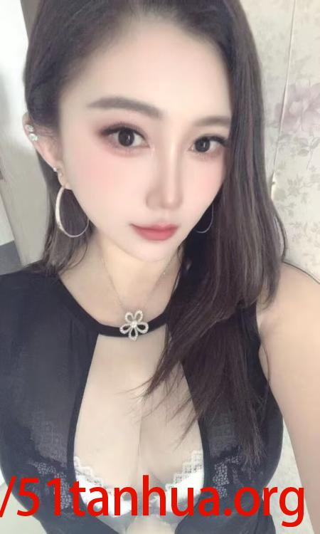 肤白大波少妇